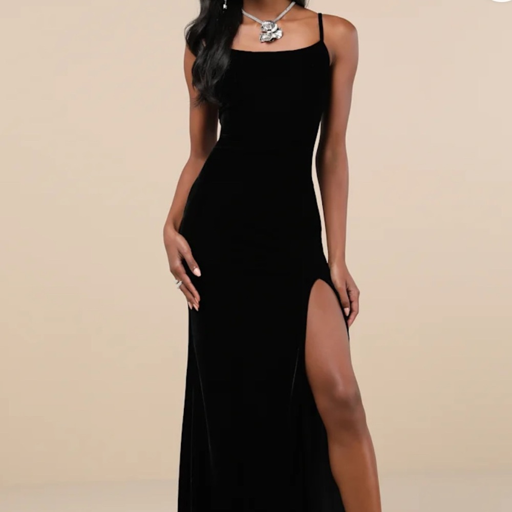 Lulu's Black Maxi Dress with Slit (New with Tags)